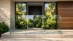 Inferriate addio: come proteggere l’ingresso con barriere in vetro di sicurezza